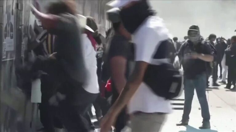 Rioters attack wall protecting National Palace in Mexico City
