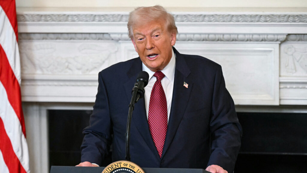 WATCH LIVE: President Trump hosts Wall Street CEOs at White House dinner