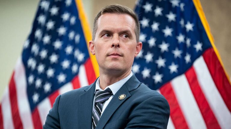 Battle for the House: GOP gets boost in bid to flip swing district after Democrat bows out