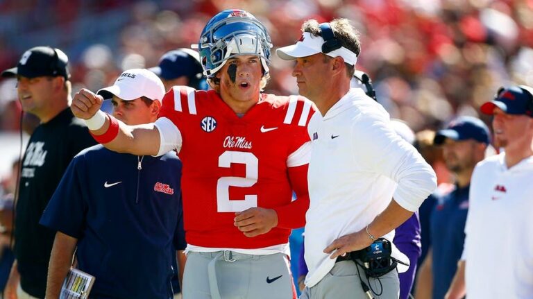 Jaxson Dart's dad says he texted Lane Kiffin about potentially becoming Giants coach