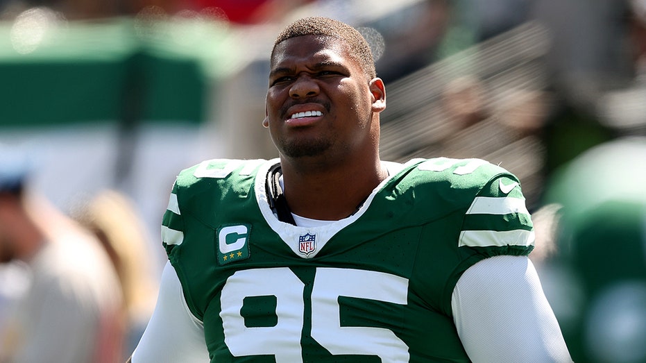 Jets send All-Pro Quinnen Williams to Cowboys as NFL trade deadline frenzy continues