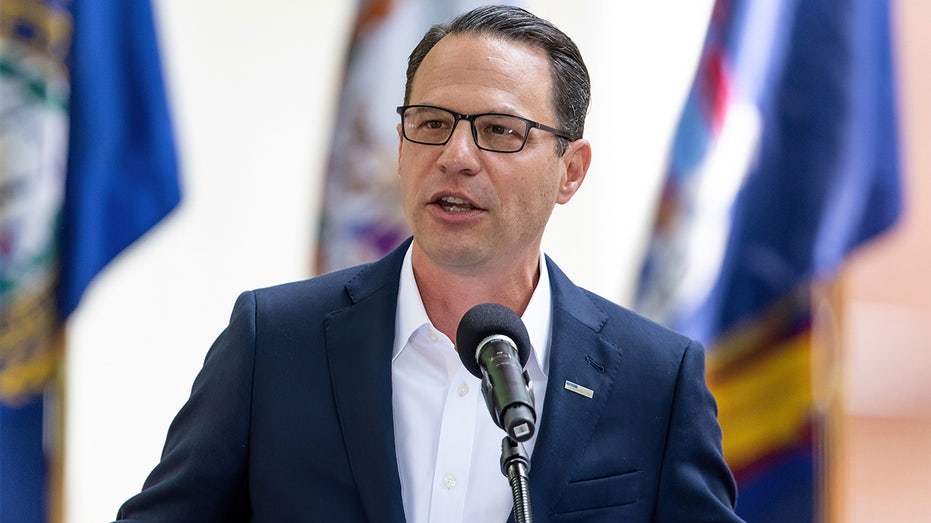 Pennsylvania Gov Shapiro gets fiery about those wanting to ban Eagles' controversial tush push: 'Bulls---'