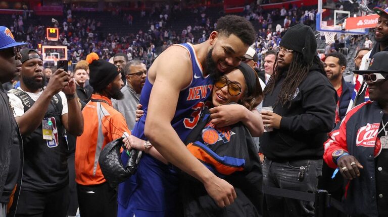 Knicks star's girlfriend hunts down late mother's old car for 30th birthday present: 'The best thing ever'