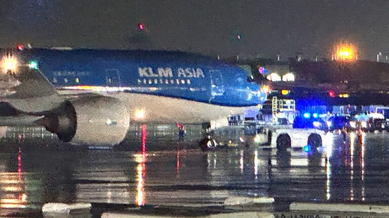 Passenger allegedly opens emergency exit door on taxiing plane, deploys slide at Atlanta airport: police