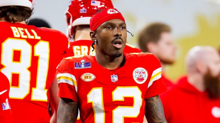 Bills sign Super Bowl hero Mecole Hardman to practice squad following blowout loss to Dolphins: report