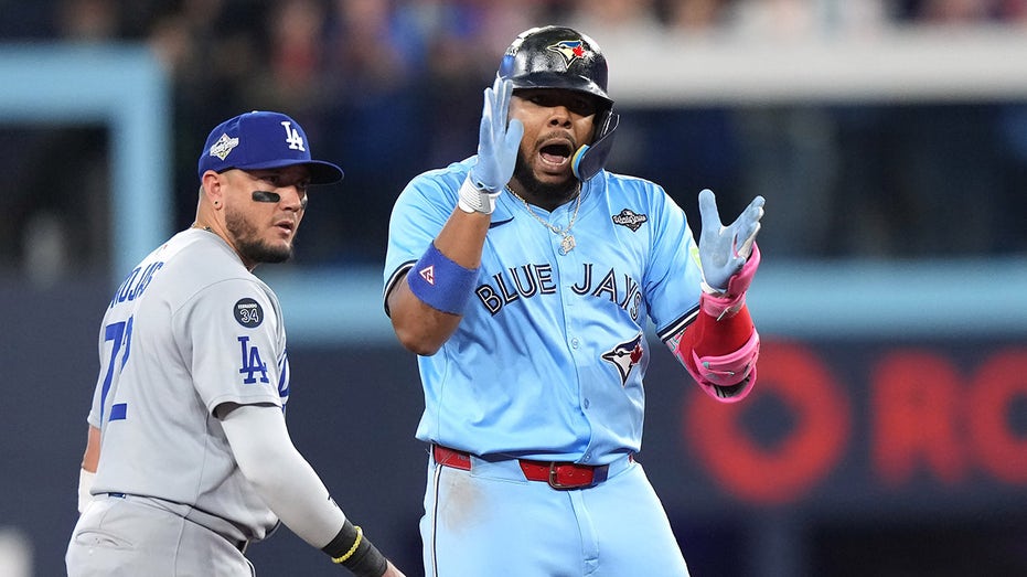Blue Jays star channels Canadian sports hero ahead of World Series Game 7