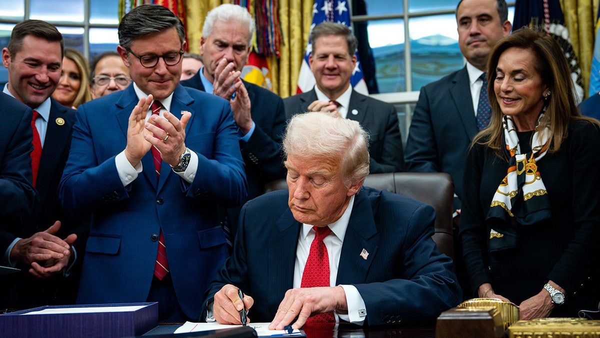 Fox News Poll: Voters say White House is doing more harm than good on economy