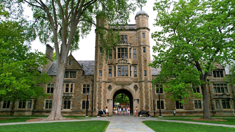 University of Michigan faculty votes overwhelmingly for resolution to reverse ban on minor gender procedures