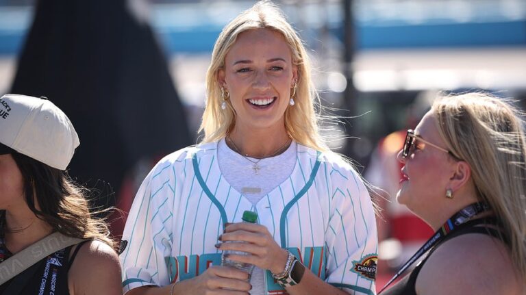 Fever star Sophie Cunningham makes spicy joke as she shares photo with Sydney Sweeney