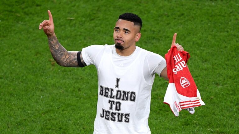 Premier League soccer star unveils faithful message after scoring first goal in nearly a year after ACL injury