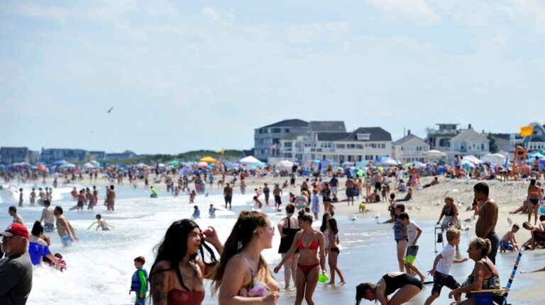 Smoking and vaping may be banned at one state's most popular beaches and parks: Here's why