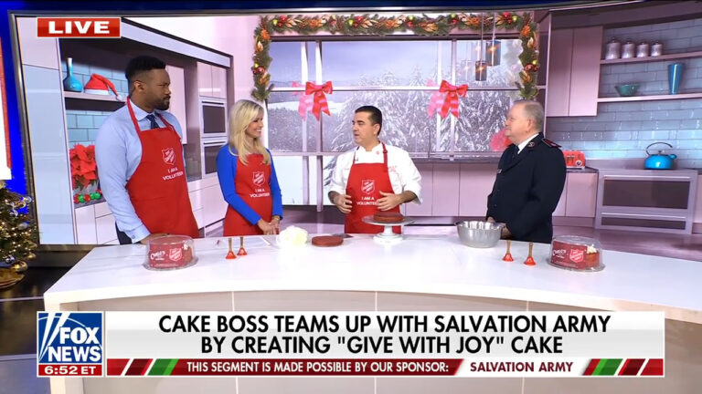 'The Cake Boss' star teams up with Salvation Army by creating 'Give with Joy' cake