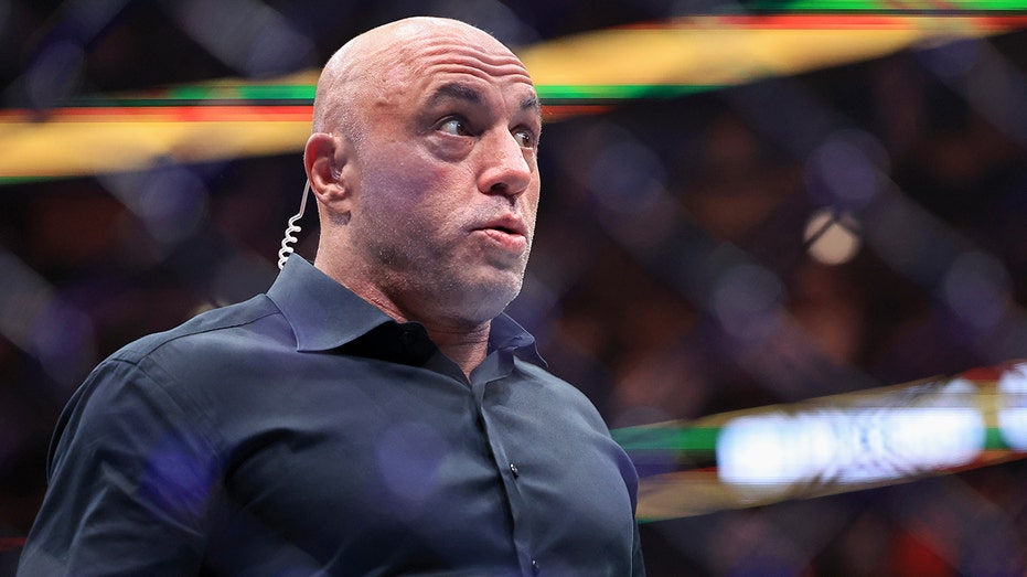 Joe Rogan mocks Trump's 'crazy' White House plaques ripping predecessors