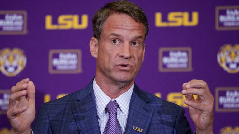 Lane Kiffin laughs off Michigan head-coaching rumors amid Sherrone Moore controversy