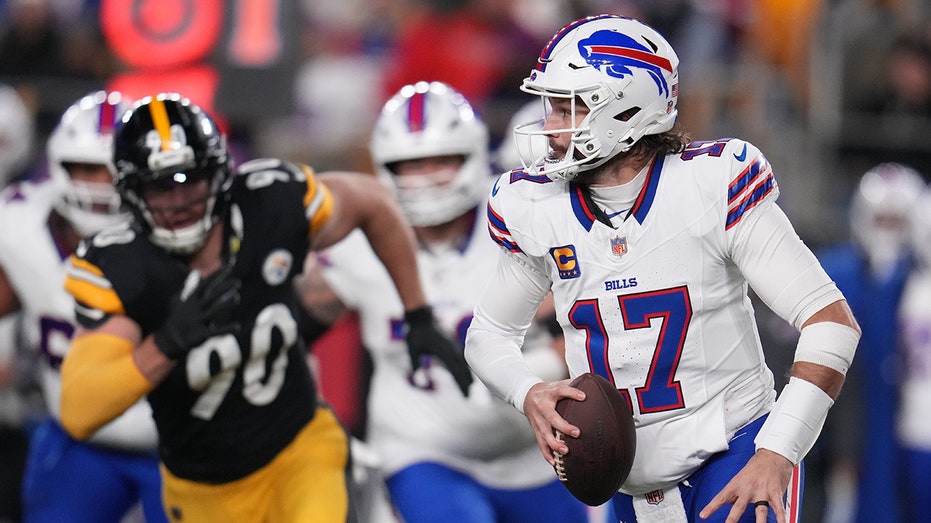 NFL Week 13 scores: Playoff races tighten as season begins to wind down