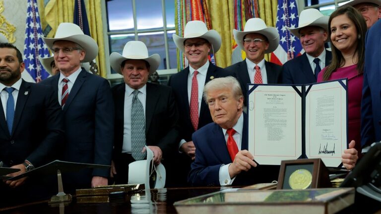 Trump rips NIL ‘disaster’ in Oval Office, warns it’s killing college sports