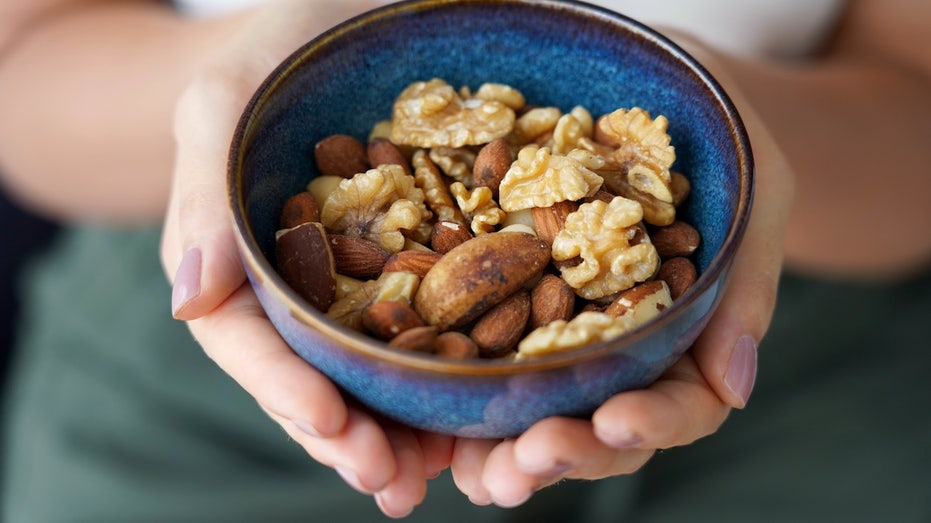 Popular daily snack found to boost brain blood flow in older adults, new study shows