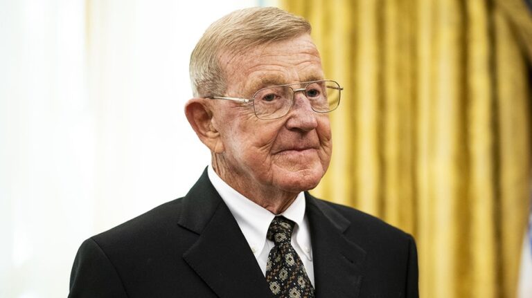 Legendary college football coach Lou Holtz enters hospice care: report