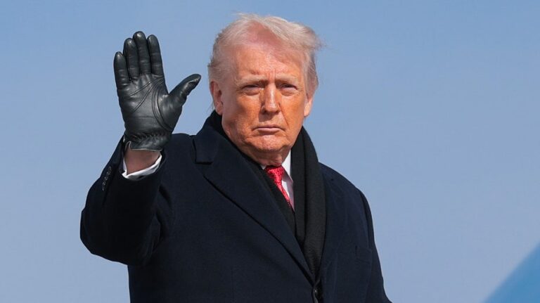 Trump arrives at Indiana-Miami college football national championship