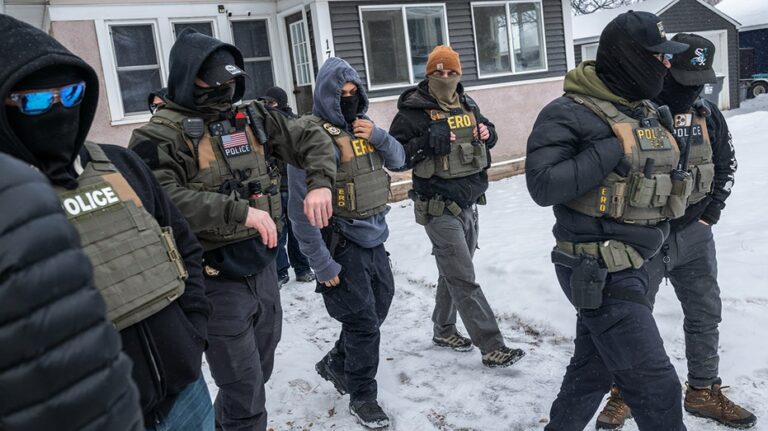 Washington Dem pushes bill to bar recent ICE hires from future police jobs, slamming Trump's 'occupying force'