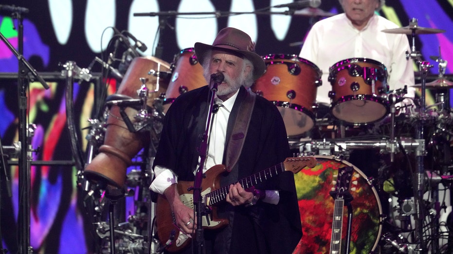 Grateful Dead legend Bob Weir dies at age 78 surrounded by family after cancer battle