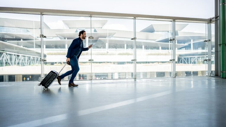 Major airline expands passenger test that holds flights to help prevent missed connections