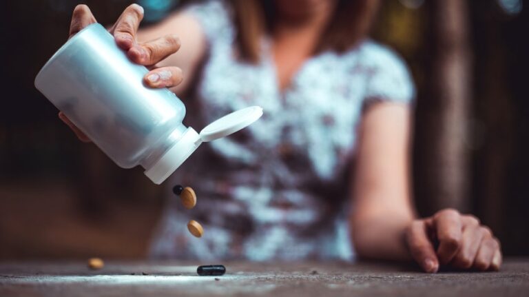 Common pain relievers may raise heart disease and stroke risk, doctors warn