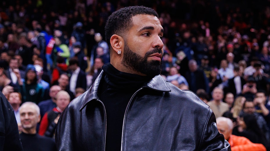 Drake’s Patriots Super Bowl bet falls flat as Seahawks win, reviving claims of rapper's sports 'curse'
