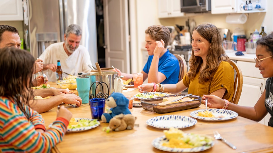 Family dinners may keep teenagers off drink and drugs, says new research