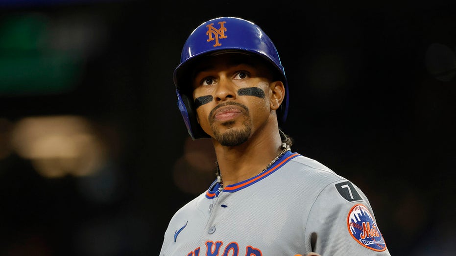 Mets star Francisco Lindor faces potential surgery that could threaten Opening Day availability