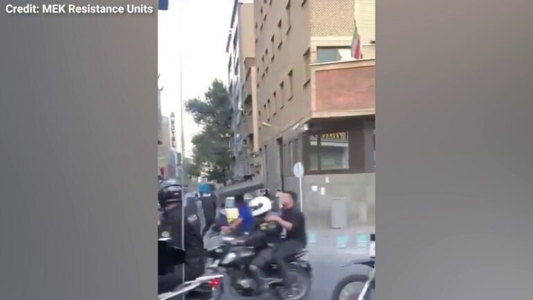 Iranian students stage new anti-government protests