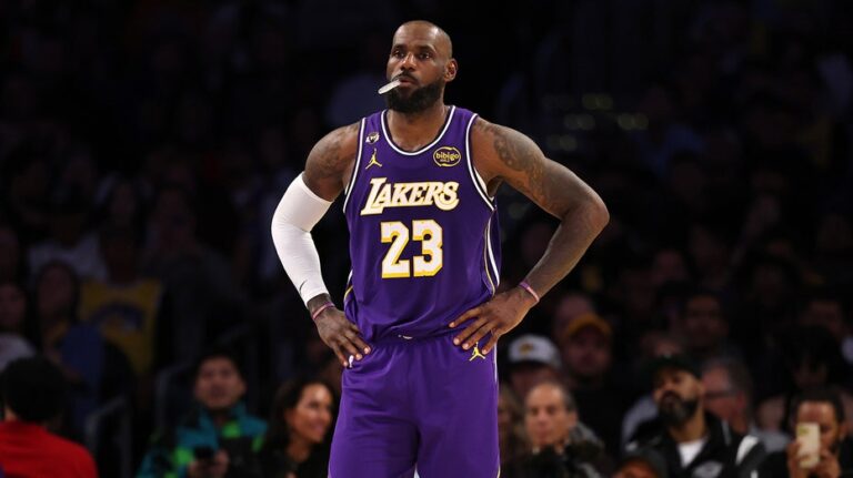 LeBron James ends historic 21-year streak after missing too many games this season