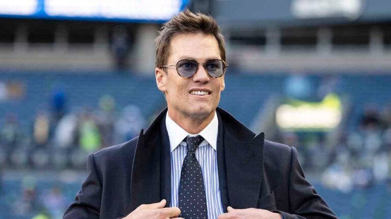 Tom Brady plays coy on Super Bowl pick after coming under fire for lack of Patriots' support