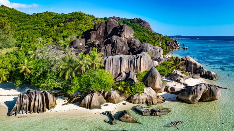 CDC issues urgent travel alert as virus outbreak hits exclusive sunny islands destination
