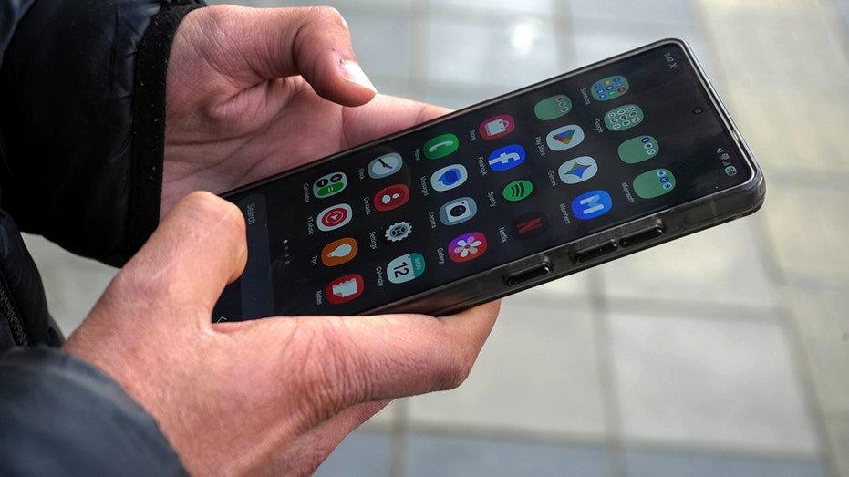 Android fixes 129 security flaws in major phone update