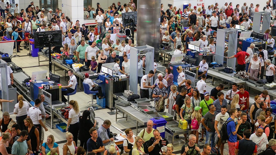 Airlines prepare for record-breaking spring break travel surge as Americans 'prioritize experiences'