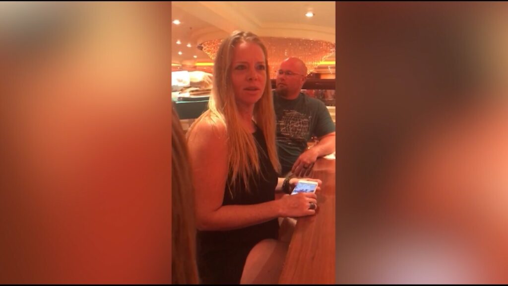Cruise ship proposal ruined as staff sing 'happy engagement' too early