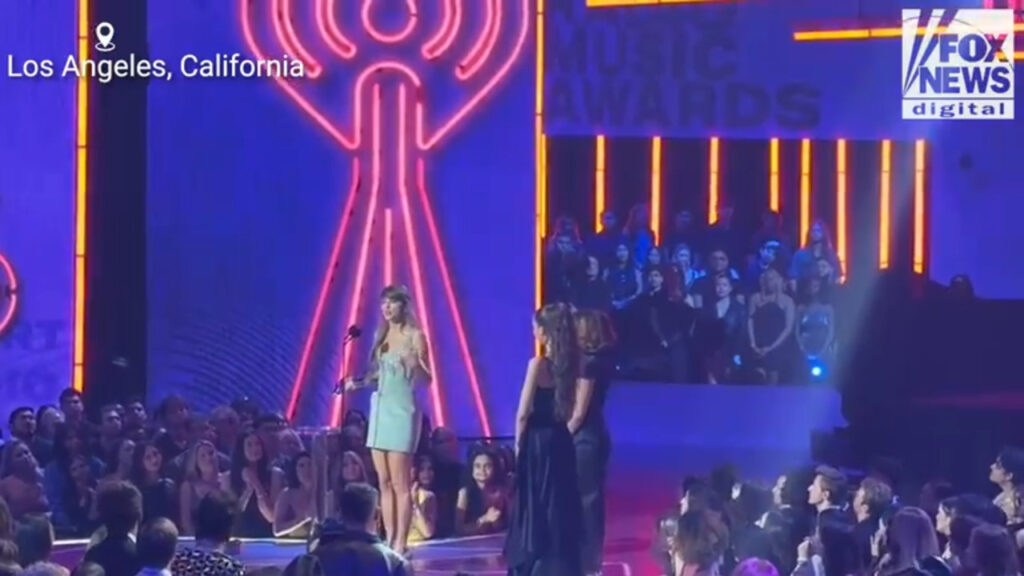 Taylor Swift won best pop album at the iHeartRadio Music Awards