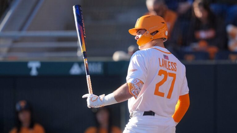 Tennessee batter celebrates go-ahead homer prematurely as Georgia outfielder makes incredible catch