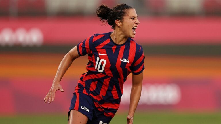 Ex-USWNT star Carli Lloyd calls out Alexi Lalas' critics, says backlash stems from his conservative views
