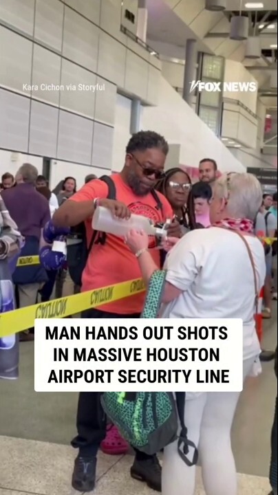 Man hands out SHOTS in massive Houston airport security line