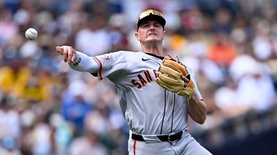 Giants third baseman gives teammate explicit response after error