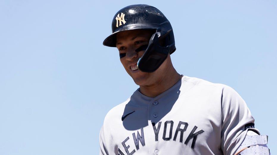 Yankees deliver 'remarkable' 13-run inning behind Aaron Judge's pep talk to wake up his teammates