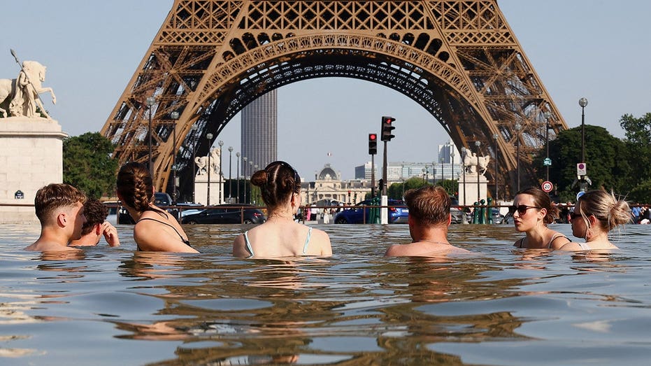 Famous landmarks slash visiting hours as deadly heat wave threatens tourists